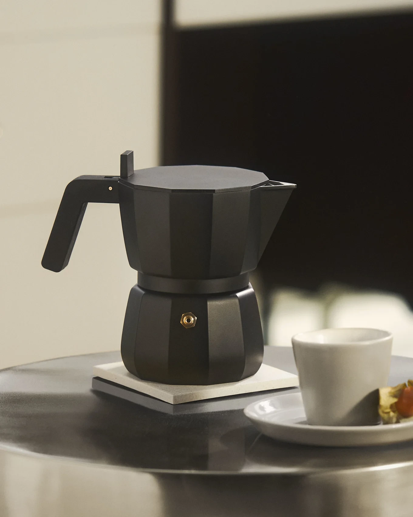 Alessi Percolator Moka Black - DC06/3 B - 3 Kops - Door David Chipperfield 4 Alessi Percolator Moka Black - DC06/3 B - 3 Kops - Door David Chipperfield - Image 2