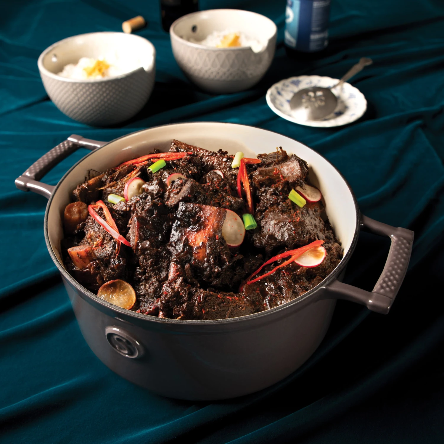 Saveur Selects Braadpan Voyage - Rabbit Grey - ø 25 Cm / 4.7 Liter - Geëmailleerde Anti-aanbaklaag 4 Saveur Selects Braadpan Voyage - Rabbit Grey - ø 25 Cm / 4.7 Liter - Geëmailleerde Anti-aanbaklaag - Image 2