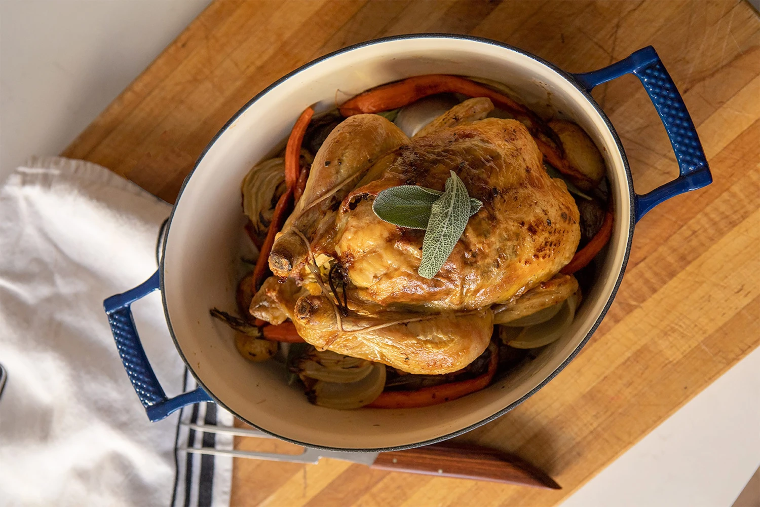 Saveur Selects Braadpan Ovaal Voyage - Classic Blue - ø 30 Cm - Geëmailleerde Anti-aanbaklaag 6 Saveur Selects Braadpan Ovaal Voyage - Classic Blue - ø 30 Cm - Geëmailleerde Anti-aanbaklaag - Image 4