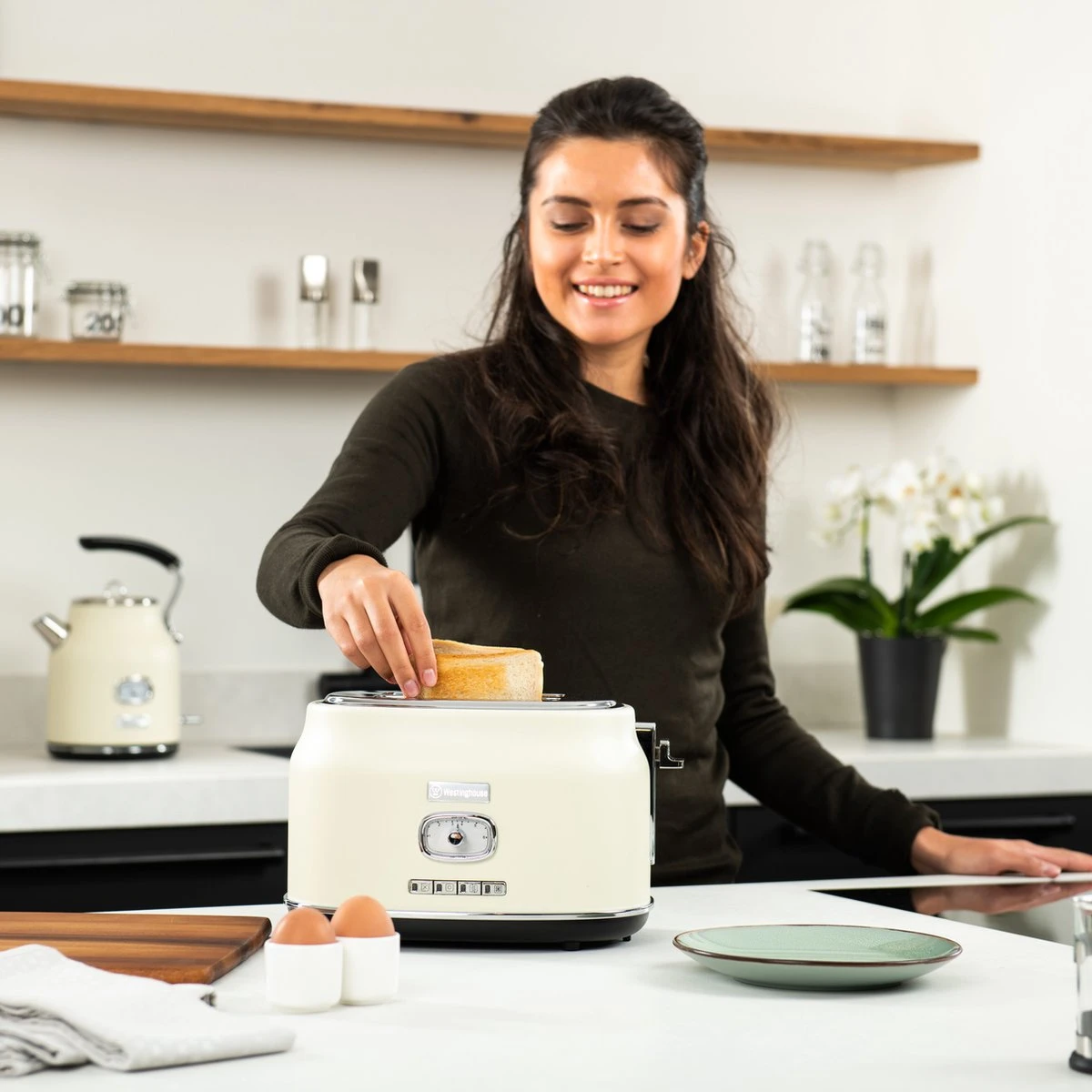 Westinghouse Retro Waterkoker + Broodrooster 2 Sleuven - Wit 11 Westinghouse Retro Waterkoker + Broodrooster 2 Sleuven - Wit - Image 9