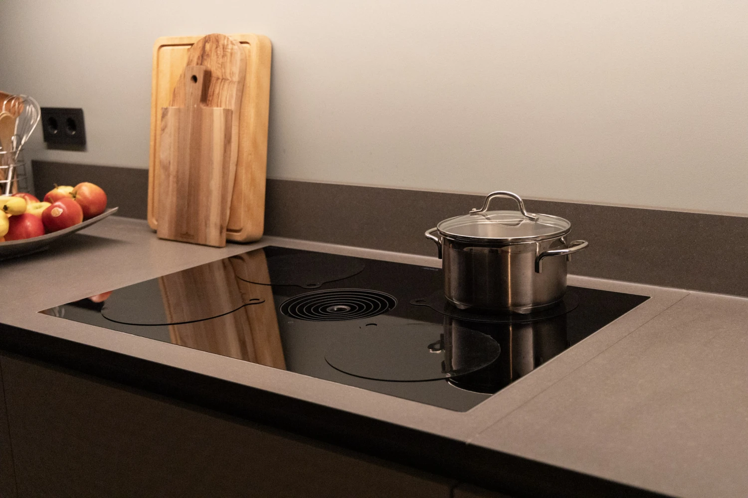 Sareva Inductie Beschermer / Inductie Mat - Hittebestendig - 100% BPA Vrij - Set Van 4 Stuks 4 Sareva Inductie Beschermer / Inductie Mat - Hittebestendig - 100% BPA Vrij - Set Van 4 Stuks - Image 2