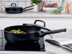 BK Hapjespan Met Deksel - Easy Induction - ø 24 Cm / 3.4 Liter - Keramische Anti-aanbaklaag 13 BK Hapjespan Met Deksel - Easy Induction - ø 24 Cm / 3.4 Liter - Keramische Anti-aanbaklaag -Cuisine Et Table 2e9e00e0bf3a9093e742988eb6cb6cbd0ed9813d BK Easy Induction Skillet 24 009