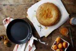 Le Creuset Koekenpannenset Les Forgées TNS - ø 24 En 28 Cm - Standaard Anti-aanbaklaag -Cuisine Et Table 3453scr 929e23424a25489 1