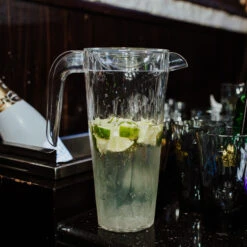 Koziol Schenkkan / Karaf - Onbreekbaar Superglas - Transparant Kunststof 1.5 Liter 8 Koziol Schenkkan / Karaf - Onbreekbaar Superglas - Transparant Kunststof 1.5 Liter -Cuisine Et Table 3687 club pitcher cc os