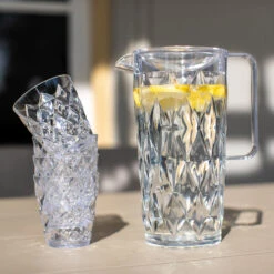 Koziol Schenkkan / Karaf - Onbreekbaar Superglas - Crystal 1.6 Liter Met 4 Waterglazen - 250 Ml -Cuisine Et Table 4007 crystal set 535 os