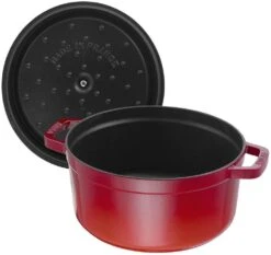 Staub Braadpan / Cocotte - Kersenrood - ø 22 Cm / 2.6 Liter 14 Staub Braadpan / Cocotte - Kersenrood - ø 22 Cm / 2.6 Liter -Cuisine Et Table 40509 814 0 5 1
