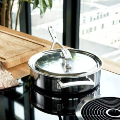 Demeyere Hapjespan Industry 5 - ø 24 Cm / 2.8 Liter + Deksel -Cuisine Et Table 40850 681 0 Lifestyle Image Product OS 750x750 1 1