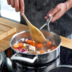 Demeyere Hapjespan Industry 5 - ø 24 Cm / 2.8 Liter + Deksel -Cuisine Et Table 40850 681 0 Product In Use OS 750x750 1 1