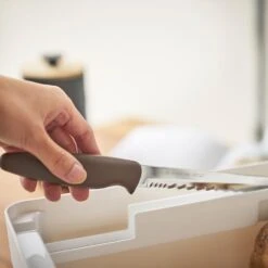 Yamazaki Broodtrommel Met Messenhouder Tower Wit -Cuisine Et Table 4946TOWERBREADCASEWITHKNIFEHOLDERWH 6 1000x