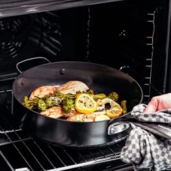 GreenPan Hapjespan Met Deksel - Copenhagen - Zwart - ø 28 Cm / 4.3 Liter - Keramische Anti-aanbaklaag -Cuisine Et Table 9d5a0eba493d9b013c02ab84b26a3dfe73831ade 8 Cop Skill 28cm CC003347 001 OvenSafe5B15D