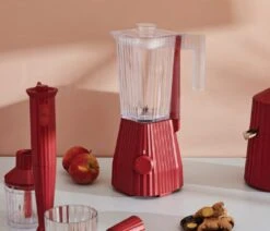 Alessi Blender Plissé - 5 Snelheden + Turbostand - Rood - Michele De Lucchi - 1.5 Liter - MDL09 R -Cuisine Et Table Alessi Blender Sfeer1