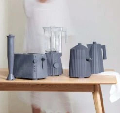 Alessi Waterkoker Plissé - Droogkookbeveiliging - Grijs - Michele De Lucchi - 1 Liter - MDL06/1 G -Cuisine Et Table Alessi Plisse Grijs 1