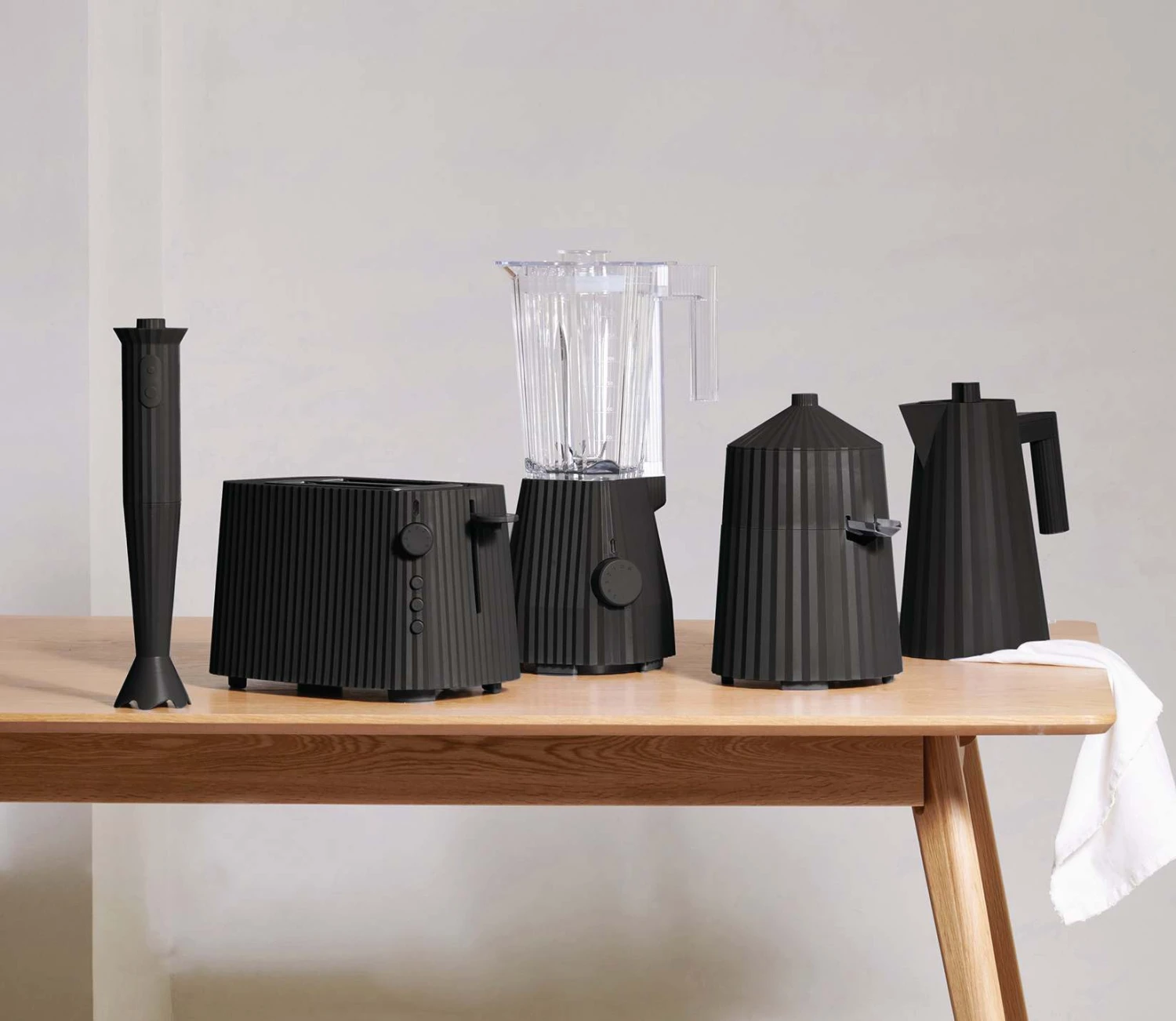 Alessi Thermoskan Plissé - Zwart - 1 Liter - Door Michele De Lucchi - MDL12 B 4 Alessi Thermoskan Plissé - Zwart - 1 Liter - Door Michele De Lucchi - MDL12 B - Image 2