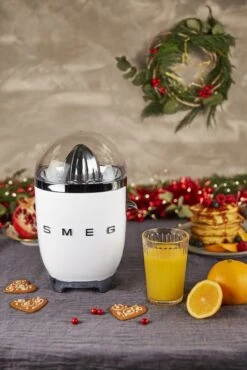 SMEG Citruspers - Elektrisch - Wit - CJF11WHEU -Cuisine Et Table CJF01WHEU L02
