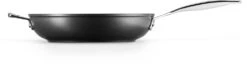 Le Creuset Sauteerpan Les Forgées TNS - ø 28 Cm / 3.2 Liter - Standaard Anti-aanbaklaag -Cuisine Et Table LC 20190328 ZS PS FS 51101280010202 003 1