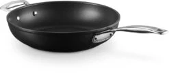 Le Creuset Sauteerpan Les Forgées TNS - ø 28 Cm / 3.2 Liter - Standaard Anti-aanbaklaag -Cuisine Et Table LC 20190328 ZS PS FS 51101280010202 005