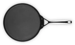 Le Creuset Pannenkoekenpan Les Forgées TNS - ø 24 Cm - Standaard Anti-aanbaklaag 13 Le Creuset Pannenkoekenpan Les Forgées TNS - ø 24 Cm - Standaard Anti-aanbaklaag -Cuisine Et Table LC 20190624 ZS PS FS 51106280010002 004