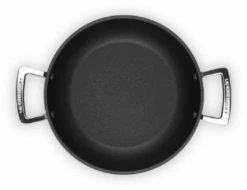 Le Creuset Hapjespan Met Deksel - Les Forgées TNS - ø 24 Cm / 2.3 Liter - Standaard Anti-aanbaklaag -Cuisine Et Table LC 20190624 ZS PS FS 51107240010502 005