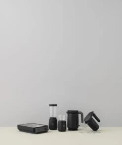 RIG TIG Rig-Tig Handmixer Foodie - 170 W - Zwart -Cuisine Et Table LS Z00601 1 Z00602 1 Z00603 1 Z00604 1 Z00605 1 FOODIE black 1