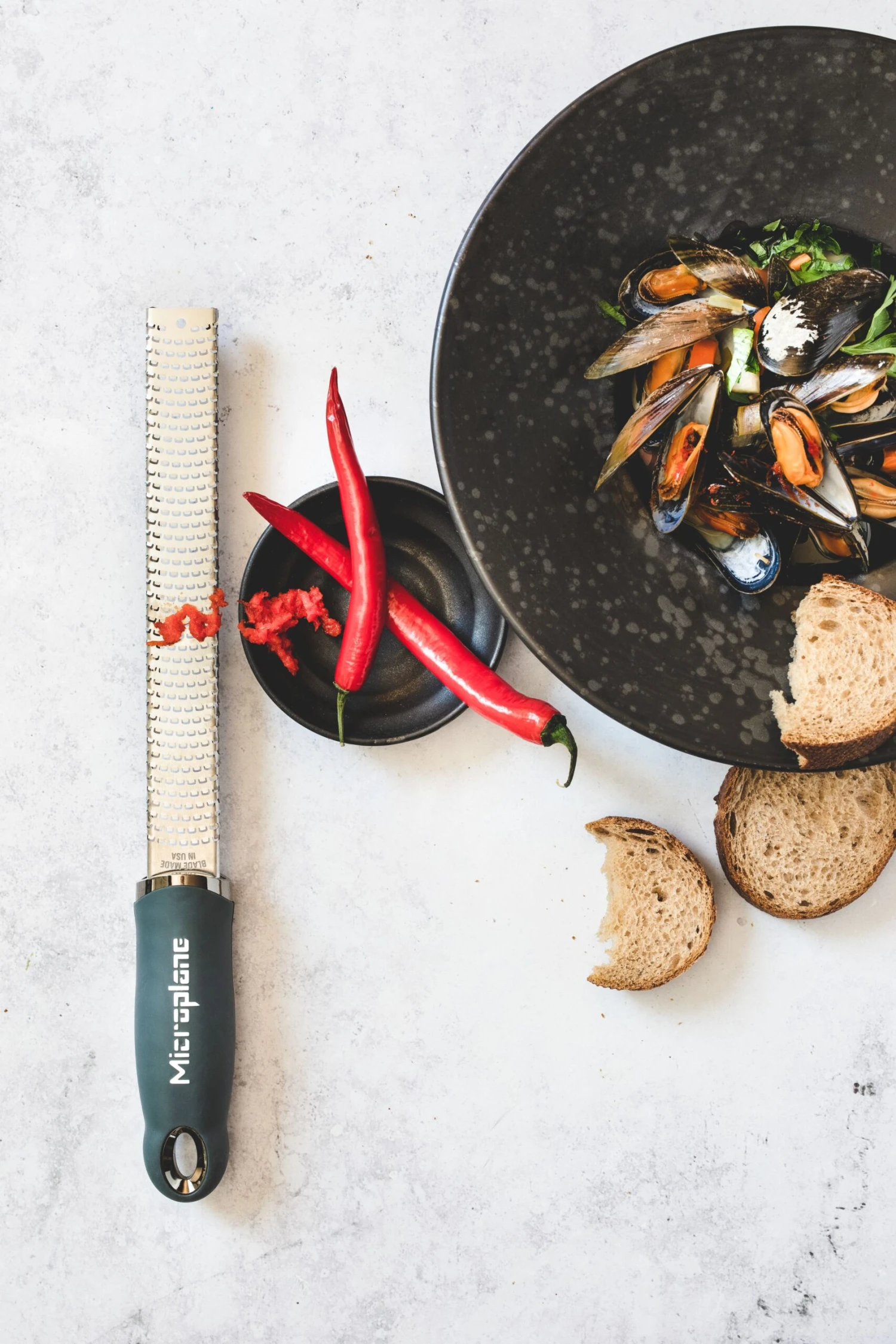 Microplane Rasp Premium Classic - Fijn - After Dark Grey 4 Microplane Rasp Premium Classic - Fijn - After Dark Grey - Image 2