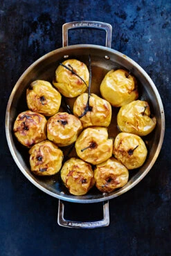 Le Creuset Hapjespan Met Deksel - Les Forgées TNS - ø 26 Cm / 2.7 Liter - Standaard Anti-aanbaklaag -Cuisine Et Table RS3762 FRJ 7422 lpr