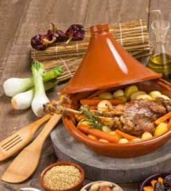 Cookinglife Tajine Regas - Aardewerk - Terracotta - ø 32 Cm / 3 Liter 14 Cookinglife Tajine Regas - Aardewerk - Terracotta - ø 32 Cm / 3 Liter -Cuisine Et Table Tajine sfeer