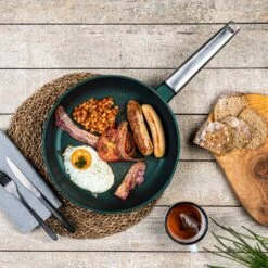 Westinghouse Koekenpan Performance - Gracious Green - ø 28 Cm - Standaard Anti-aanbaklaag 18 Westinghouse Koekenpan Performance - Gracious Green - ø 28 Cm - Standaard Anti-aanbaklaag -Cuisine Et Table WCFP0095024SG 8 1