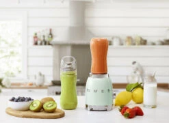 SMEG Smoothie Blender - Compact - Watergroen - 600 Ml - PBF01PGEU -Cuisine Et Table WEB PBF01PGEU L02.jpg
