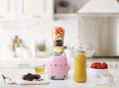 SMEG Smoothie Blender - Compact - Roze - 600 Ml - PBF01PKEU 11 SMEG Smoothie Blender - Compact - Roze - 600 Ml - PBF01PKEU -Cuisine Et Table WEB PBF01PKEU L01.jpg