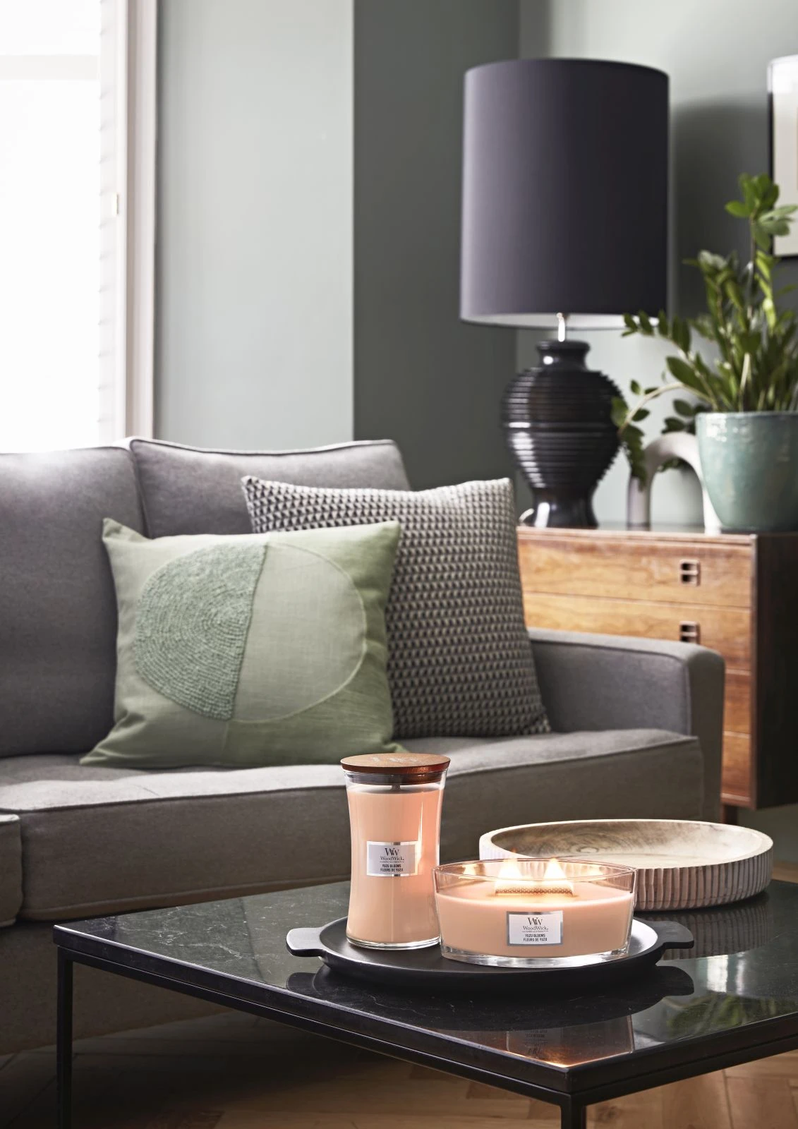 WoodWick Geurkaars Large Yuzu Blooms - 18 Cm / ø 10 Cm 6 WoodWick Geurkaars Large Yuzu Blooms - 18 Cm / ø 10 Cm - Image 4