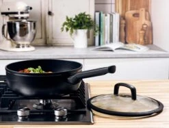 BK Hapjespan Met Deksel - Easy Induction - ø 28 Cm / 4.6 Liter - Keramische Anti-aanbaklaag -Cuisine Et Table bcf2cdccf90878caf7fa58243e2fb20cc4cc690b BK Easy Induction Skillet 24 008