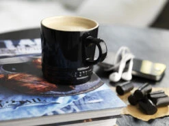 Le Creuset Mok - Ebbenzwart - 350 Ml -Cuisine Et Table le creuset theemok zwart sfeer