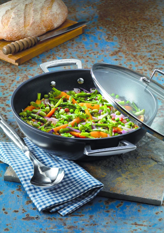 Le Creuset Wokpan Les Forgées TNS - ø 32 Cm / 6 Liter - Standaard Anti-aanbaklaag 4 Le Creuset Wokpan Les Forgées TNS - ø 32 Cm / 6 Liter - Standaard Anti-aanbaklaag - Image 2