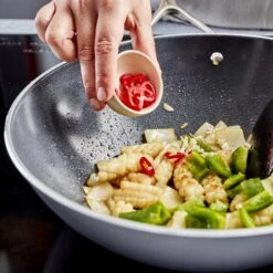 Demeyere Wokpan Alu Pro 5 - Ceraforce - ø 30 Cm - Keramische Anti-aanbaklaag -Cuisine Et Table pdp masonry content demeyere alu pro 5 wok heats up quickly