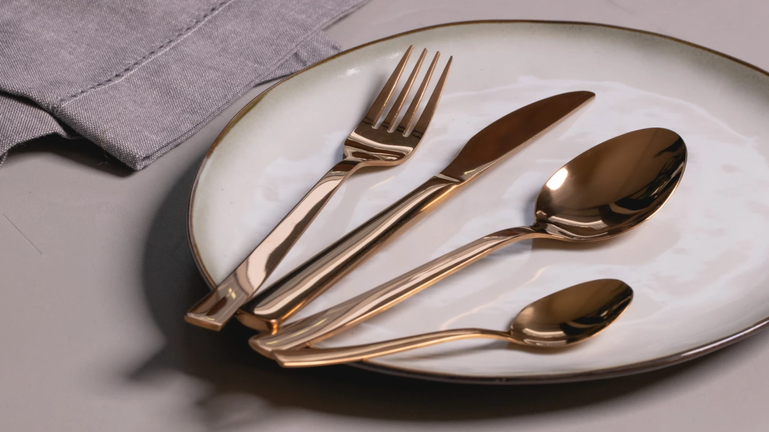 Sareva Bestekset - 24-delig / 6 Personen - Koper 4 Sareva Bestekset - 24-delig / 6 Personen - Koper - Image 2