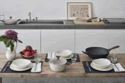 Sambonet Wokpan Rock 'n' Rose - Zwart - ø 32 Cm - Standaard Anti-aanbaklaag -Cuisine Et Table sambonet rock n rose sfeer8