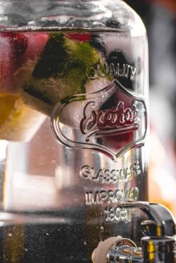 Sareva IJsblokjesvorm - 8 Grote Ijsblokjes - Siliconen - Easy Release - Herbruikbaar 12 Sareva IJsblokjesvorm - 8 Grote Ijsblokjes - Siliconen - Easy Release - Herbruikbaar -Cuisine Et Table sereva ijs sfeer 10 2