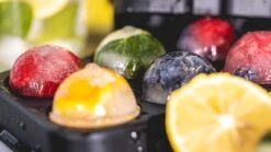 Sareva IJsblokjesvorm - 6 Ronde Ijsbollen - Siliconen - Easy Release - Herbruikbaar -Cuisine Et Table sereva ijs sfeer 24