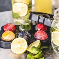 Sareva IJsblokjesvorm Set (6 Bollen & 8 Blokken) 8 Sareva IJsblokjesvorm Set (6 Bollen & 8 Blokken) -Cuisine Et Table sereva ijs sfeer 30 1