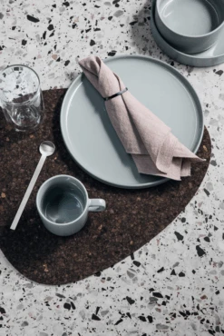 Blomus Schenkkan Pilare - Agave Green - 1 Liter -Cuisine Et Table servies blomus mio 23