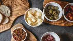 Jay Hill Serveerplank Tunea - Olijfhout - Met Schors - 33 X 15 Cm -Cuisine Et Table tunea 21 1 3